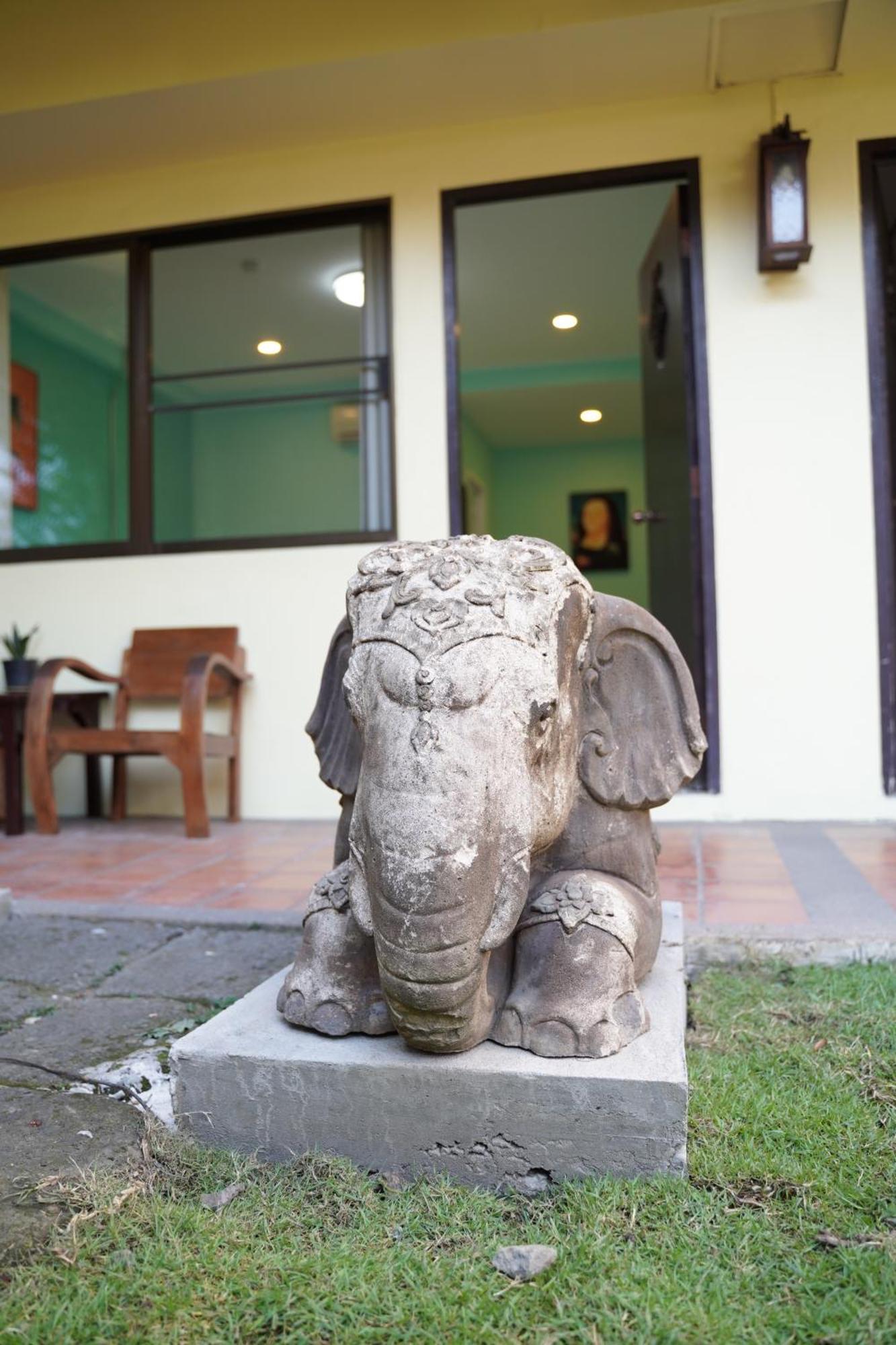 Elegant Lanna Guesthouse Chiang Mai Exterior foto